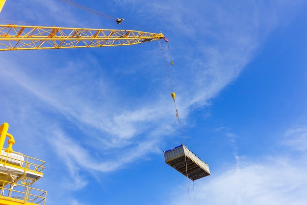 Hoist Crane - Fungsi: Mengangkat beban dalam lini produksi atau assembly di KAB. MUKO MUKO