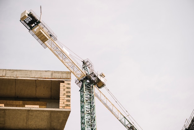 Tower Crane - Fungsi: Memindahkan beban berat secara horizontal pada proyek konstruksi di KAB. PANGKAJENE KEPULAUAN